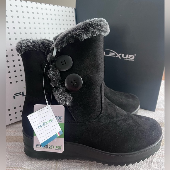 New in box Woman Flexus Istra Waterproof Boots. Size 8 - Picture 3 of 7